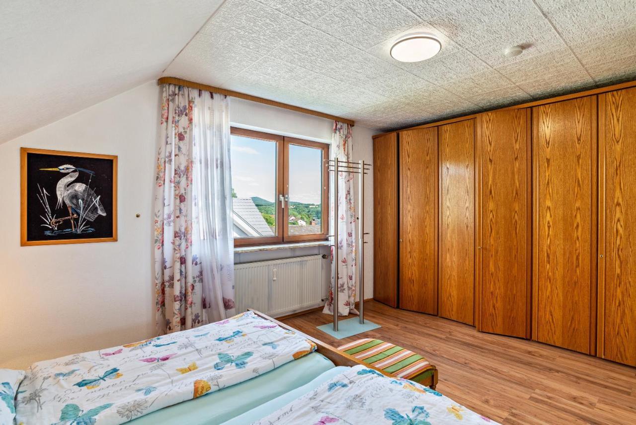 Ferienwohnung Haus Guenter Und Valeria Gossersweiler-Stein Exterior foto