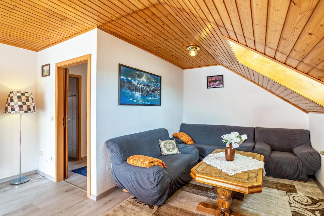 Ferienwohnung Haus Guenter Und Valeria Gossersweiler-Stein Exterior foto