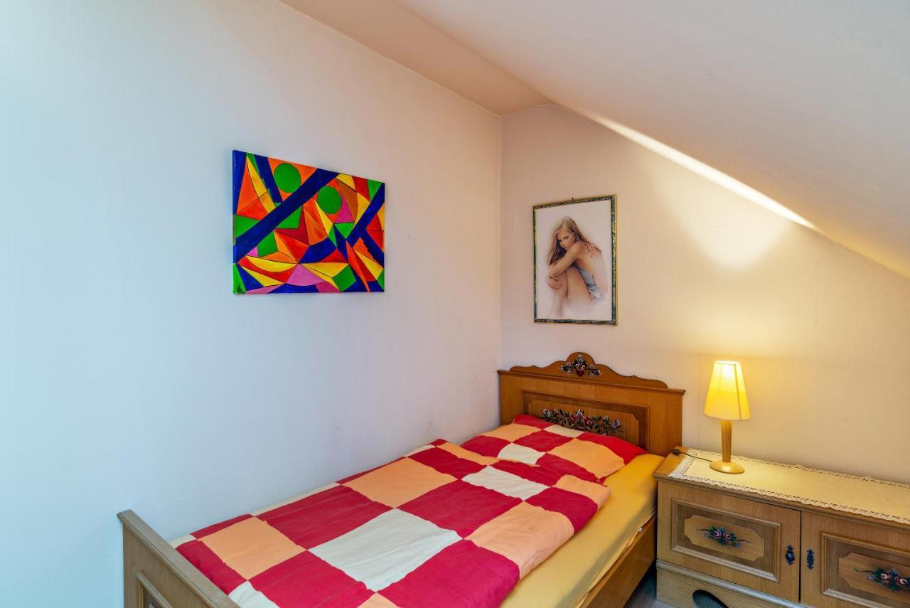 Ferienwohnung Haus Guenter Und Valeria Gossersweiler-Stein Exterior foto