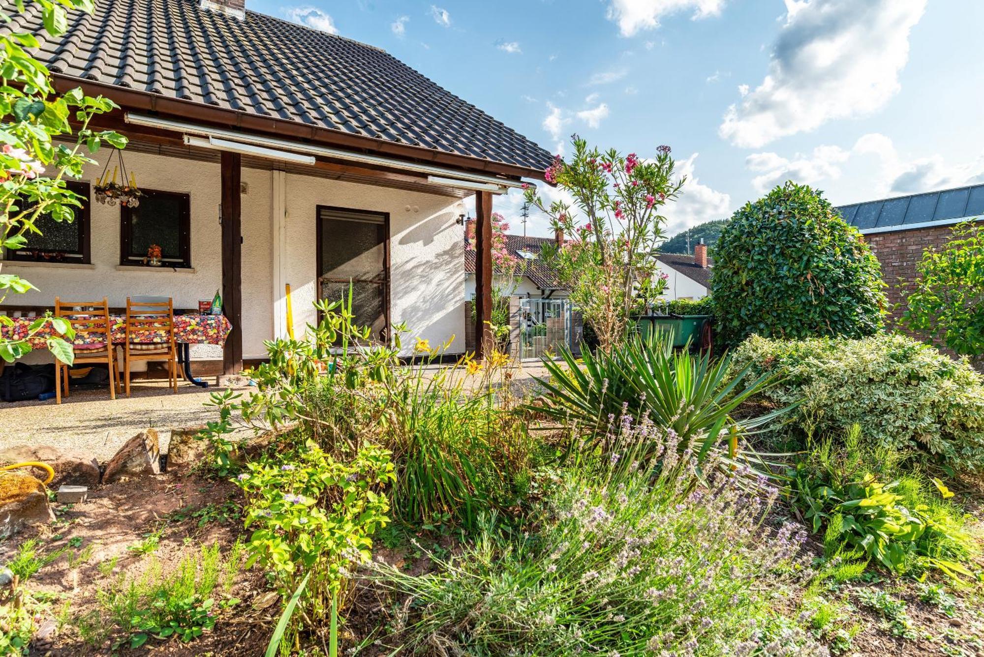 Ferienwohnung Haus Guenter Und Valeria Gossersweiler-Stein Exterior foto